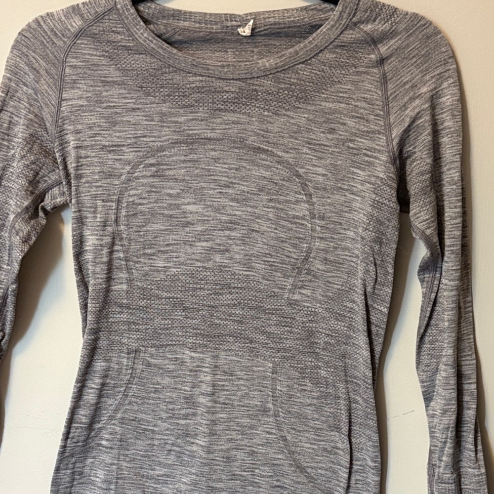 Lululemon Women's Gray Long Sleeve Swiftly Top